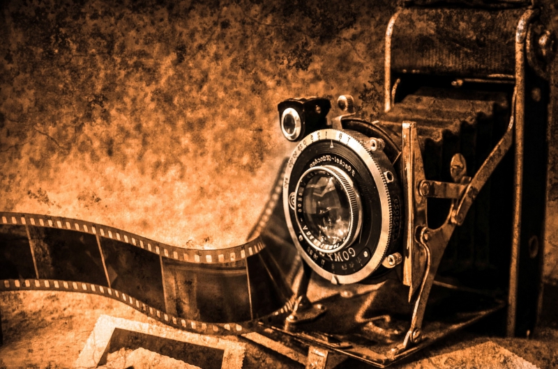 photographe-LE CASTELLET-min_light-wood-night-camera-photography-vintage-1245236-pxhere.com